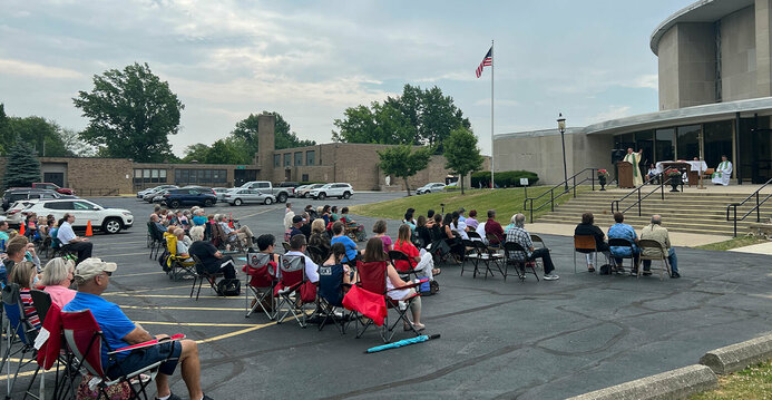 First outdoor Mass of the summer encourages parishioners to look ahead