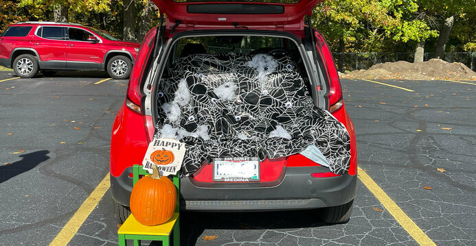 Annual Trunk or Treat fills parking lot with creativity