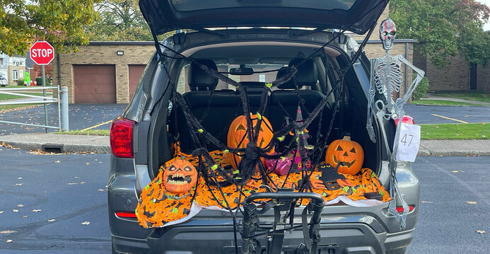 Annual Trunk or Treat fills parking lot with creativity