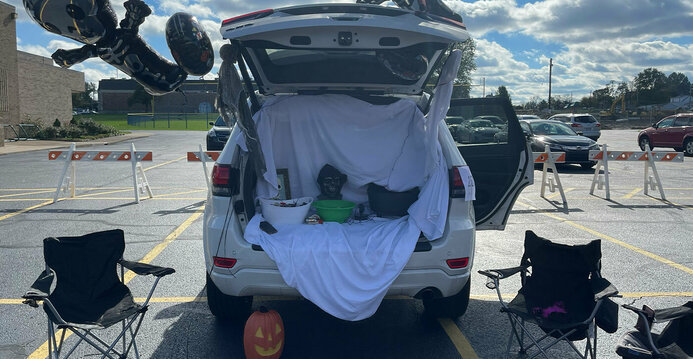 Annual Trunk or Treat fills parking lot with creativity